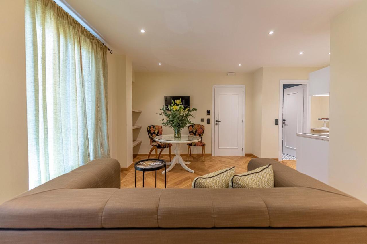 Ipelhome - Plaka Boutique Apartments Αθήνα Εξωτερικό φωτογραφία
