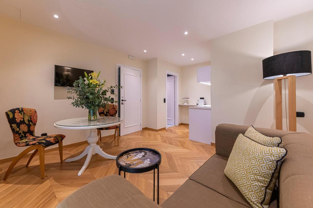 Ipelhome - Plaka Boutique Apartments Αθήνα Εξωτερικό φωτογραφία